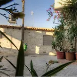 Luxury Gem Overlooking The Church, 150m From דירה