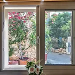 Luxury Gem Overlooking The Church, 150m From הרסוניסוס
