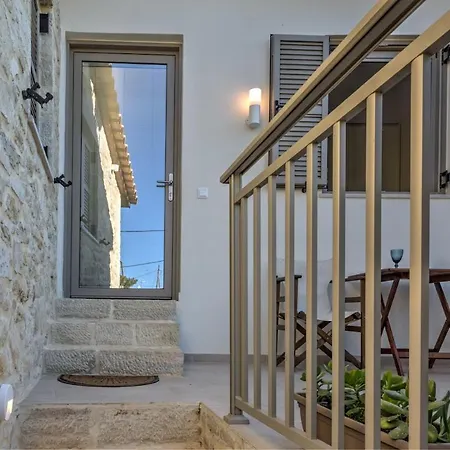 Luxury Gem Overlooking The Church, 150m From * הרסוניסוס