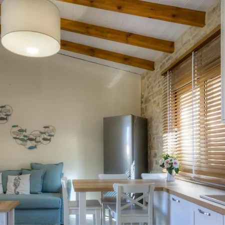 Luxury Gem Overlooking The Church, 150m From Appartement