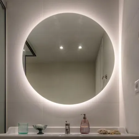 Luxury Gem Overlooking The Church, 150m From Appartement