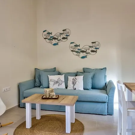 Luxury Gem Overlooking The Church, 150m From Apartament