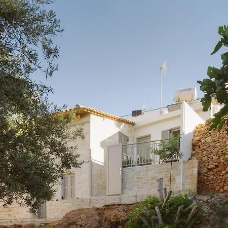 Luxury Gem Overlooking The Church, 150m From