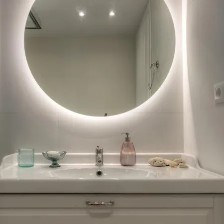 Apartament Luxury Gem Overlooking The Church, 150m From *