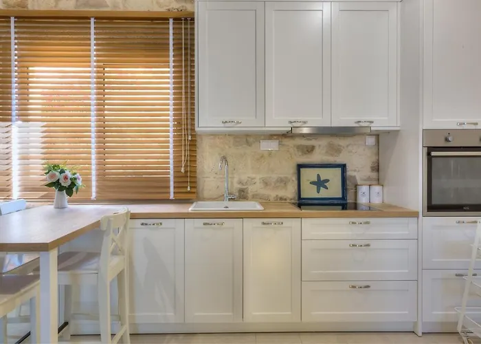 Luxury Gem Overlooking The Church, 150m From Appartement Chersonissos