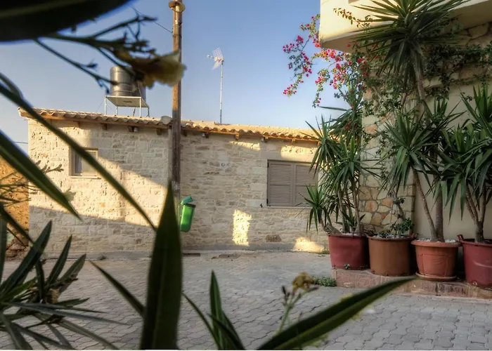 Luxury Gem Overlooking The Church, 150m From Διαμέρισμα