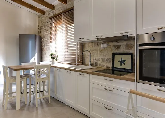 Διαμέρισμα Luxury Gem Overlooking The Church, 150m From *