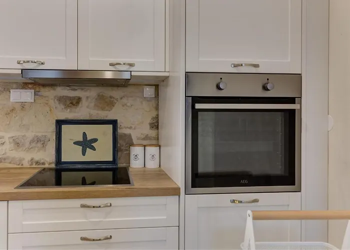 Appartement Luxury Gem Overlooking The Church, 150m From