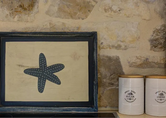 Luxury Gem Overlooking The Church, 150m From Appartement *