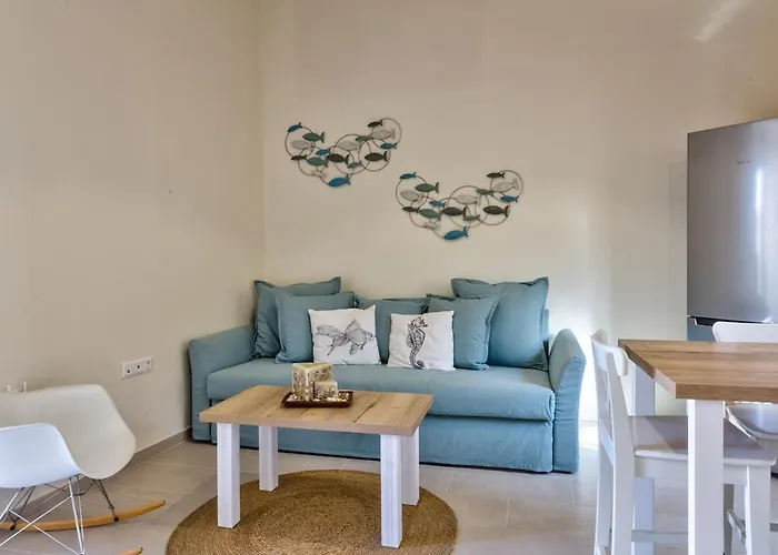 Luxury Gem Overlooking The Church, 150m From Appartement