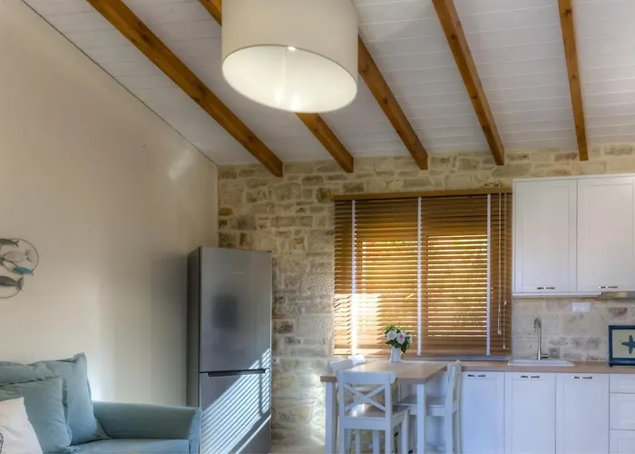 Lejlighed Luxury Gem Overlooking The Church, 150m From Hersonissos (Crete)