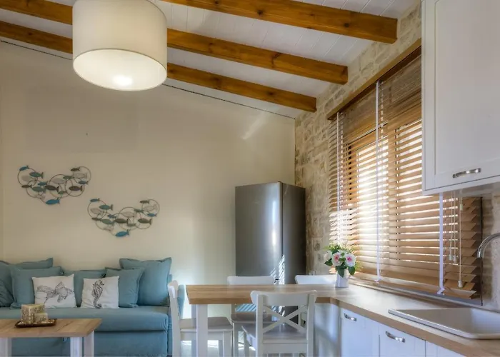 Luxury Gem Overlooking The Church, 150m From Lejlighed